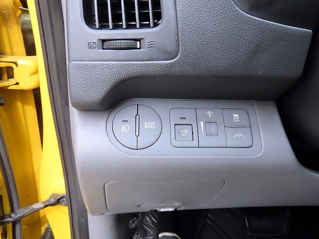 HYUNDAI Starex - Vista 12