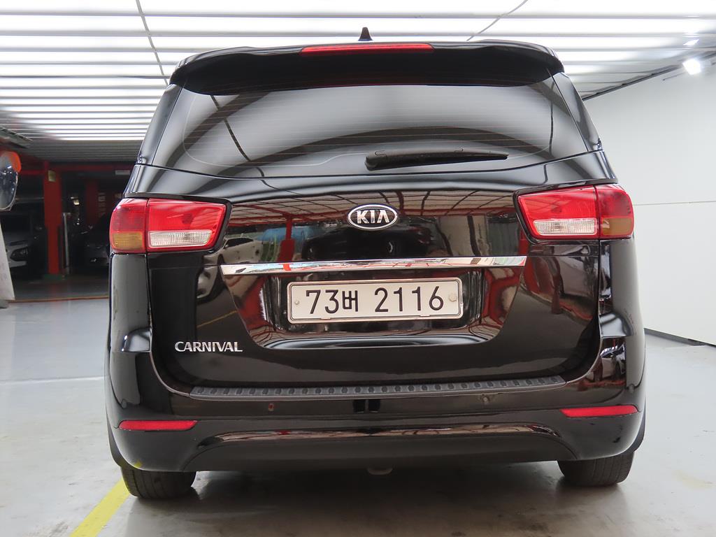 KIA Carnival - Vista 4