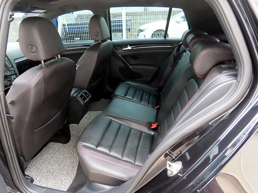 Volkswagen Golf - Vista 6