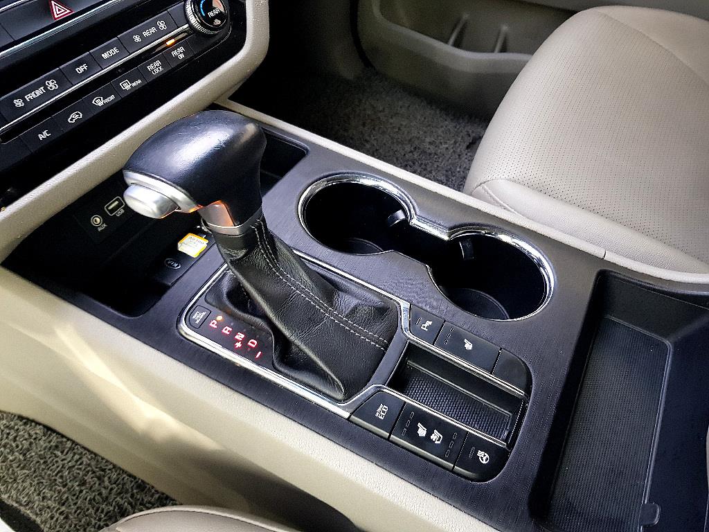 KIA Carnival - Vista 12