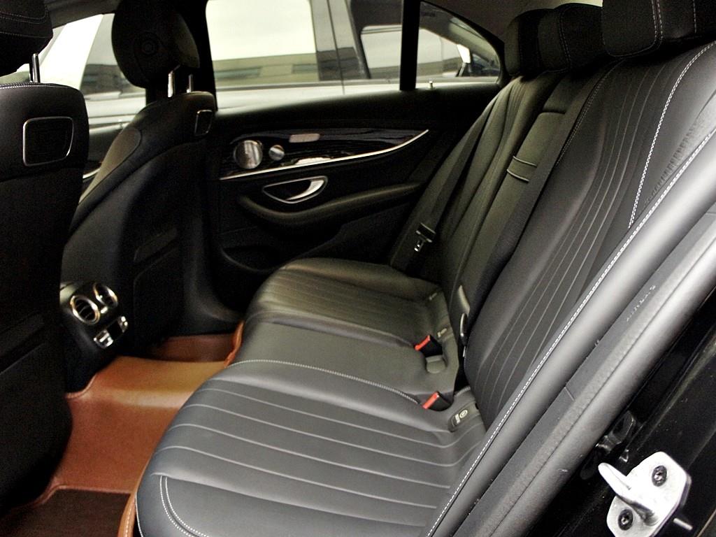 Mercedes Benz E class - Vista 11