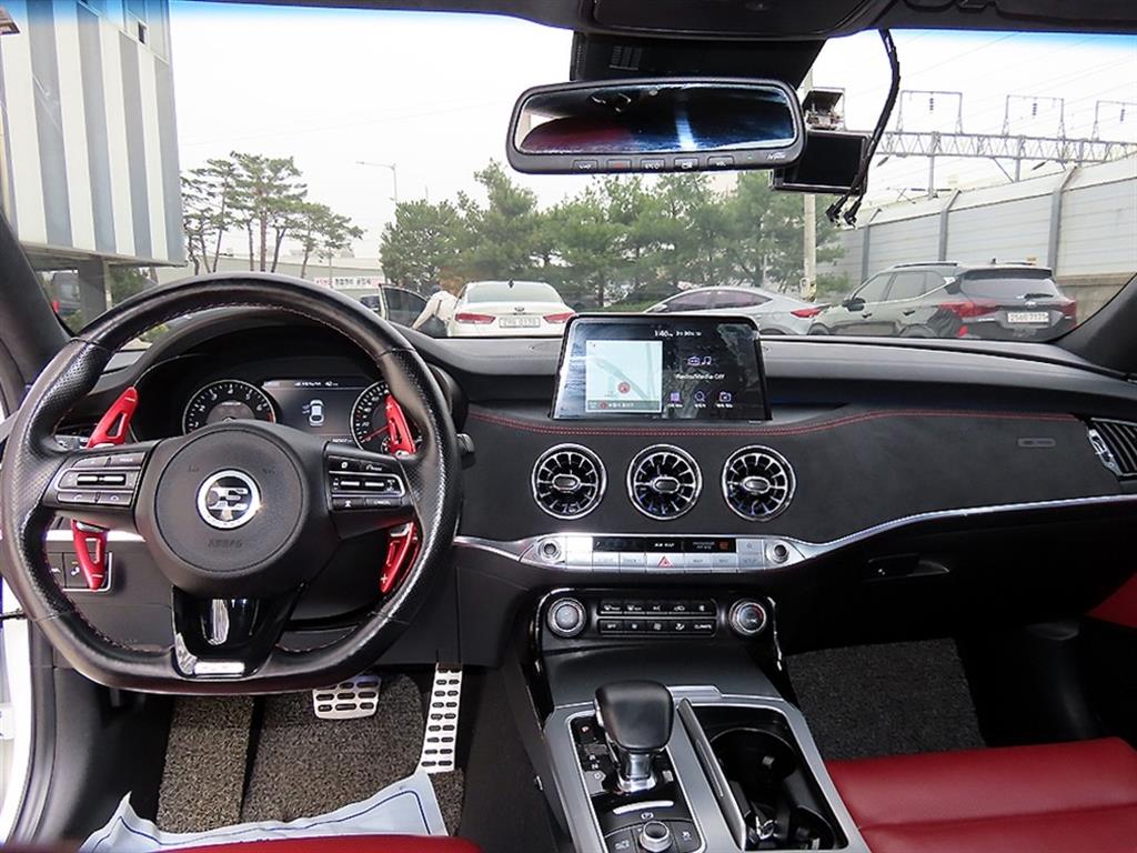 KIA Stinger - Vista 7