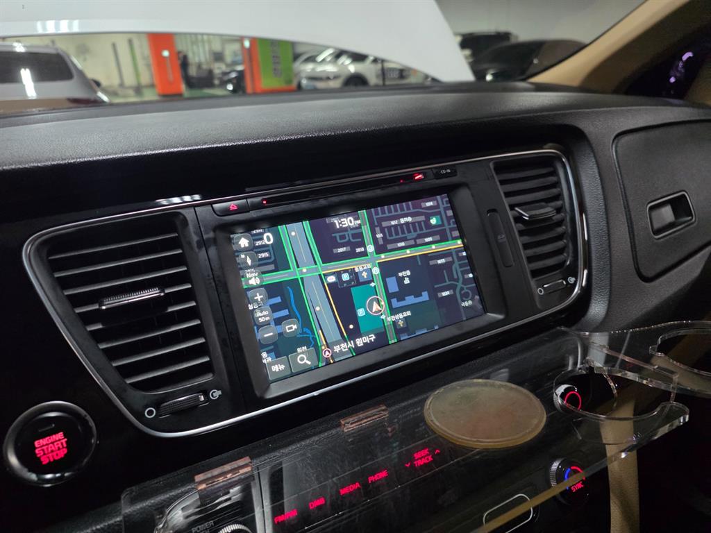 KIA Carnival - Vista 11