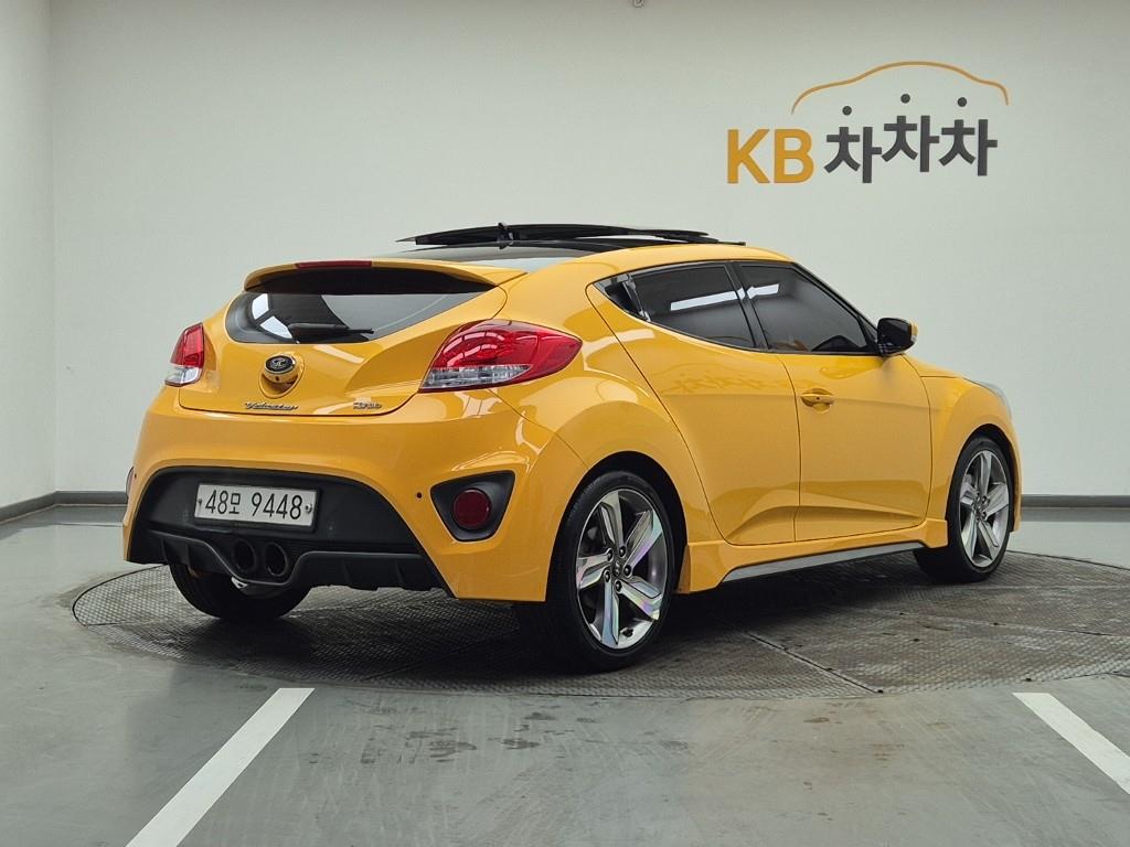 HYUNDAI Veloster - Vista 4