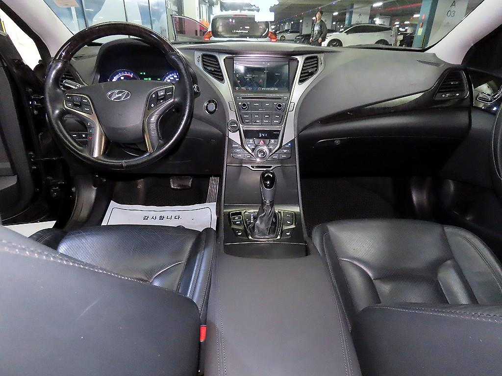 HYUNDAI Grandeur - Vista 10