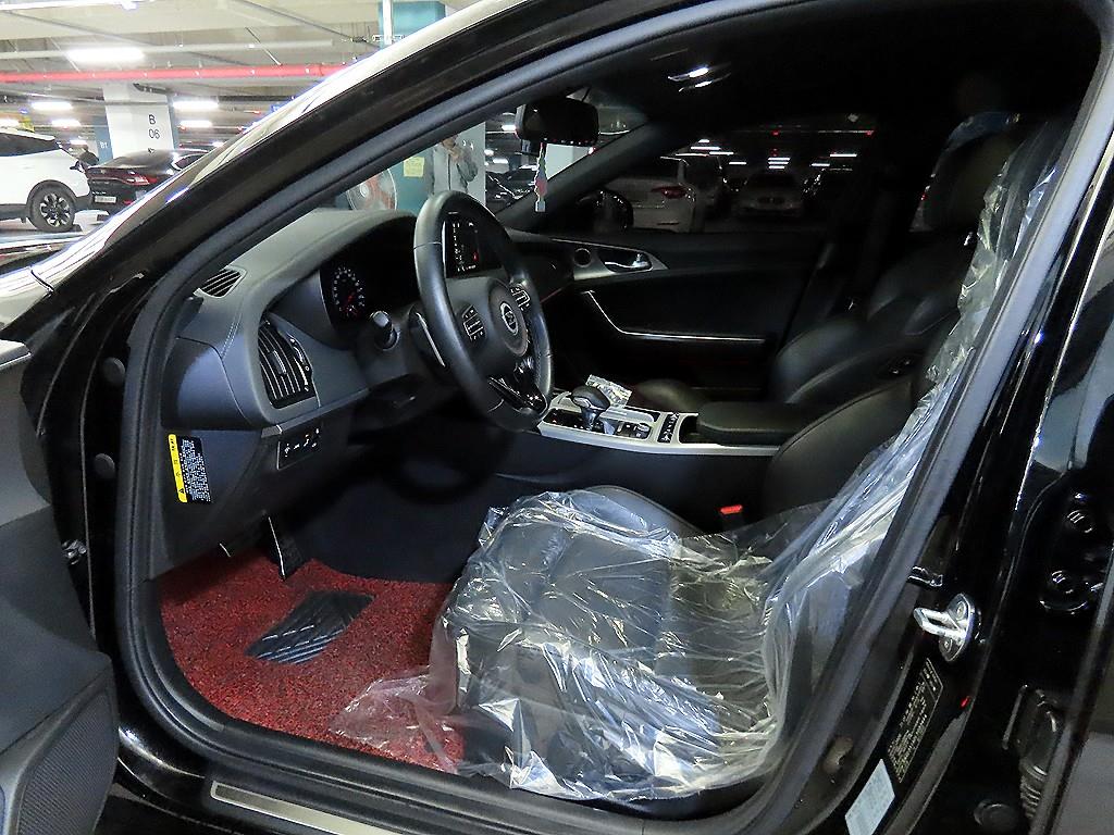 KIA Stinger - Vista 6