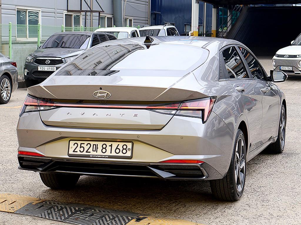 HYUNDAI Avante - Vista 7