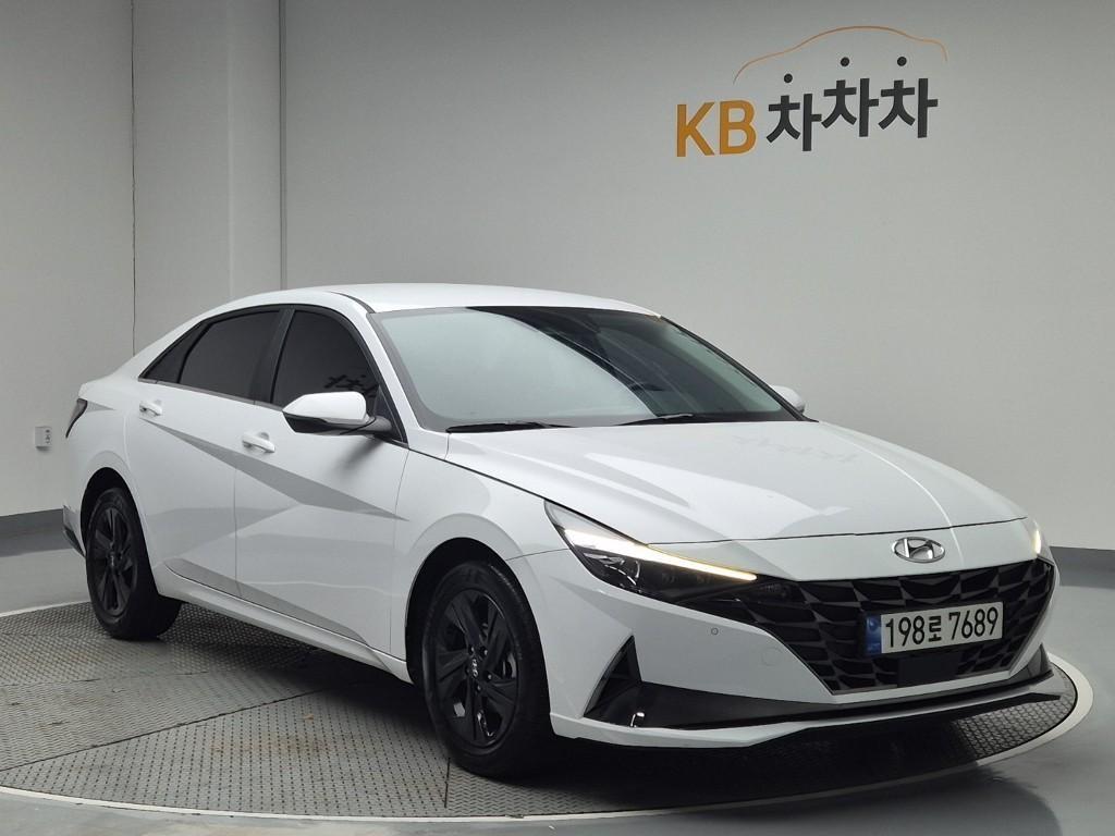 HYUNDAI Avante - Vista 4