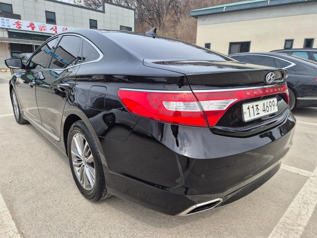 HYUNDAI Grandeur - Vista 6