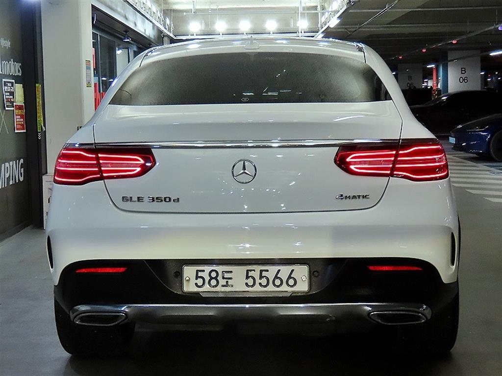 Mercedes Benz GLE Class - Vista 5