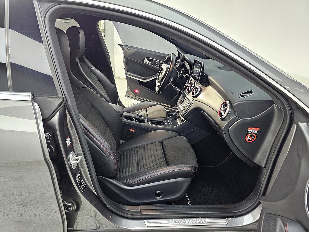 Mercedes Benz CLA Class - Vista 11