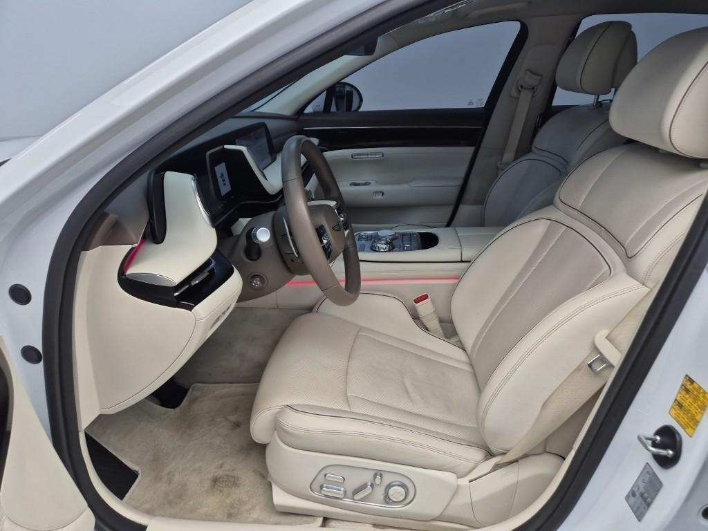 Genesis G90 - Vista 10