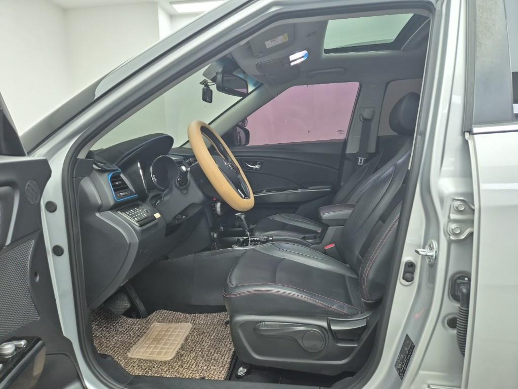 Ssangyong Tivoli - Vista 11