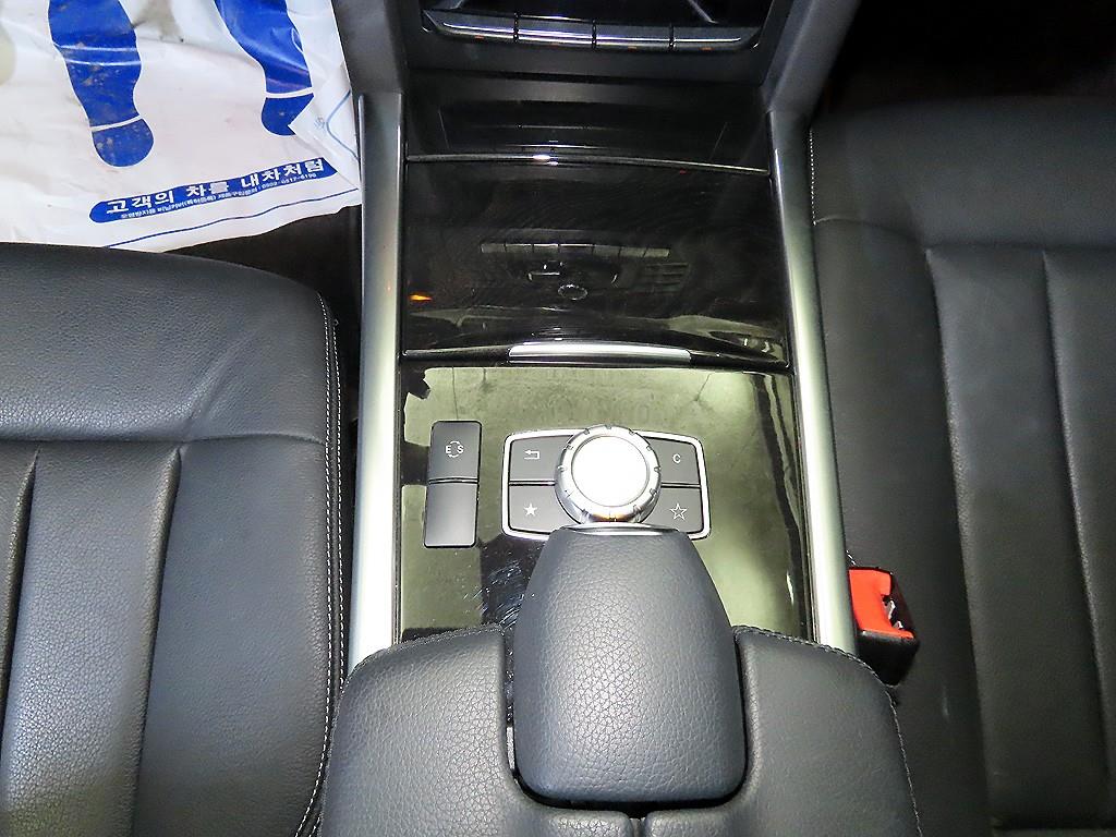 Mercedes Benz E class - Vista 12