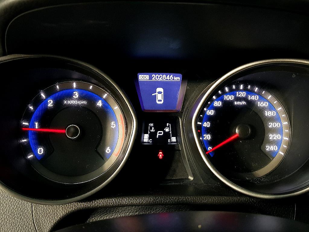 HYUNDAI i30 - Vista 7