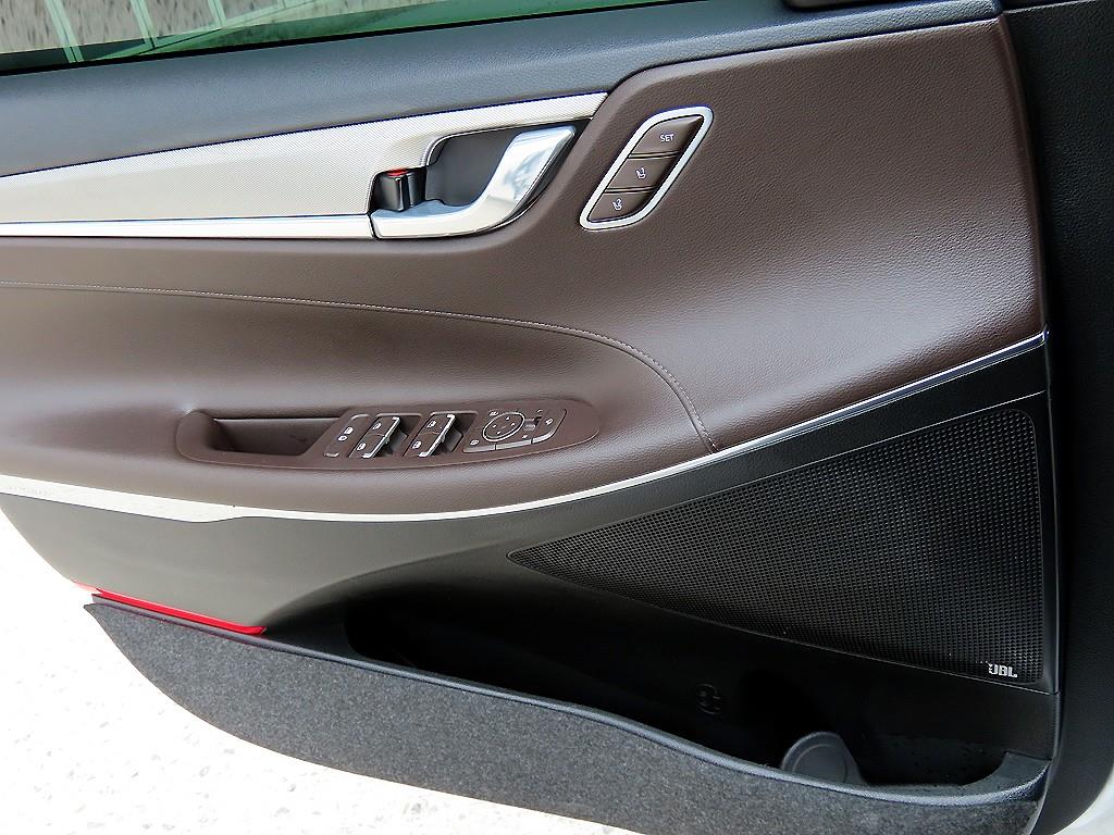 HYUNDAI Grandeur - Vista 12