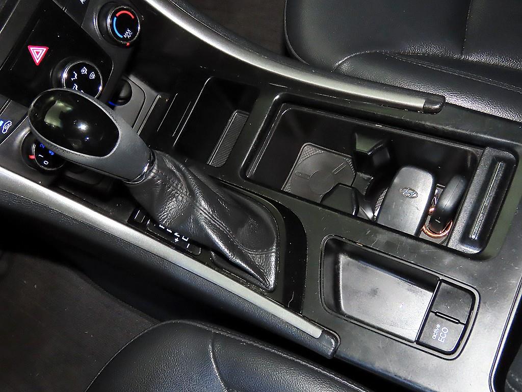 HYUNDAI Sonata - Vista 12