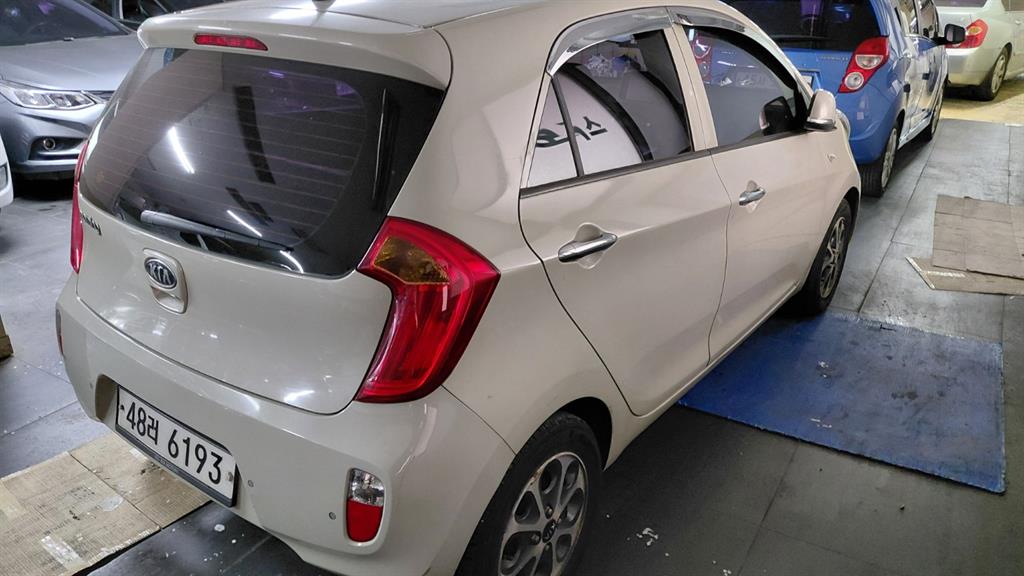 KIA Morning - Vista 6