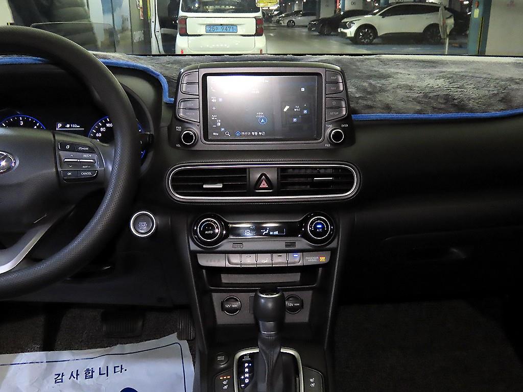 HYUNDAI Kona - Vista 11