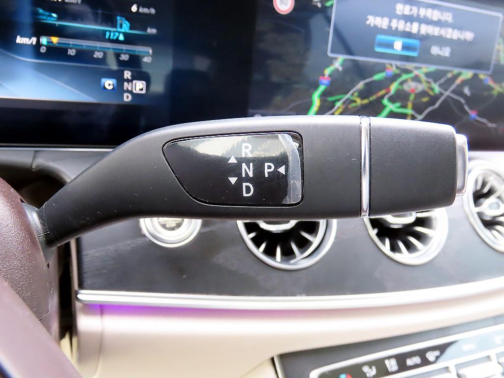 Mercedes Benz E class - Vista 11