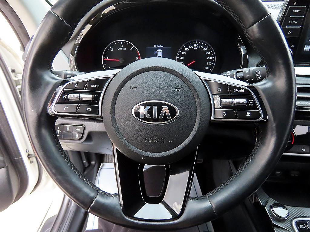 KIA Seltos - Vista 8