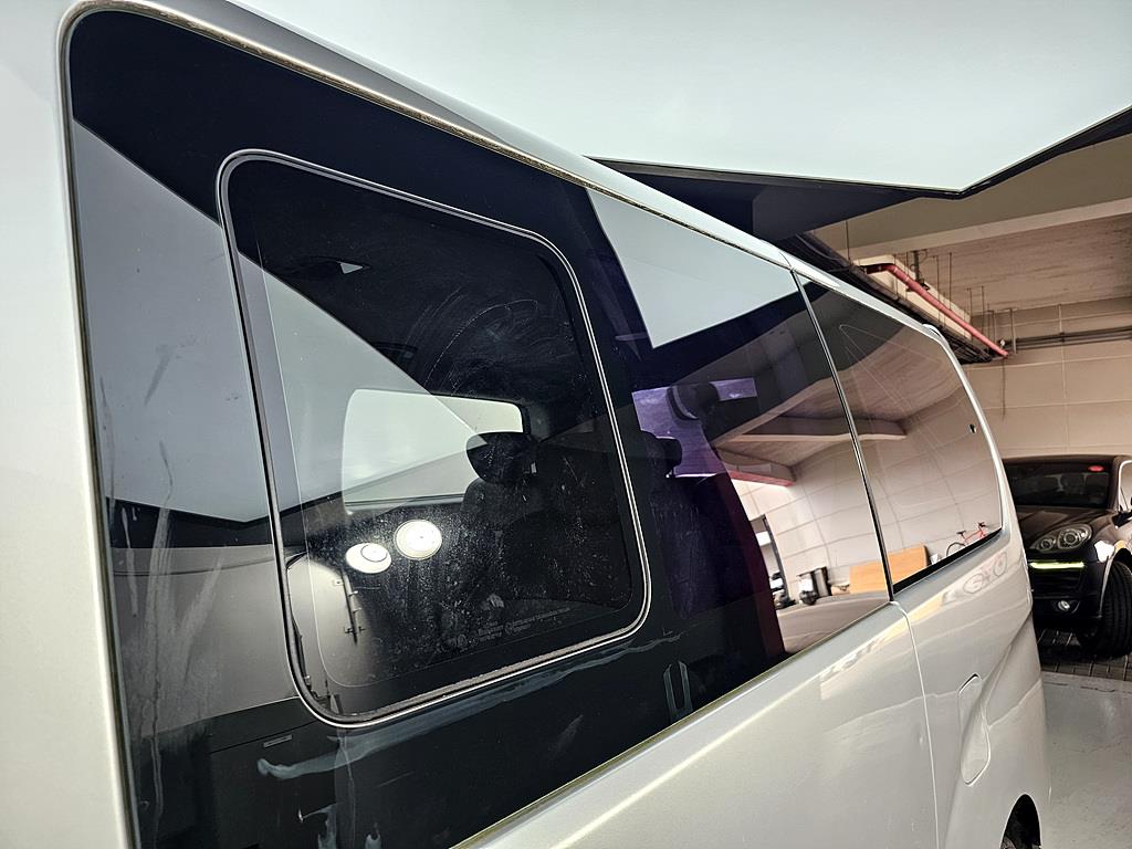 HYUNDAI Starex - Vista 12