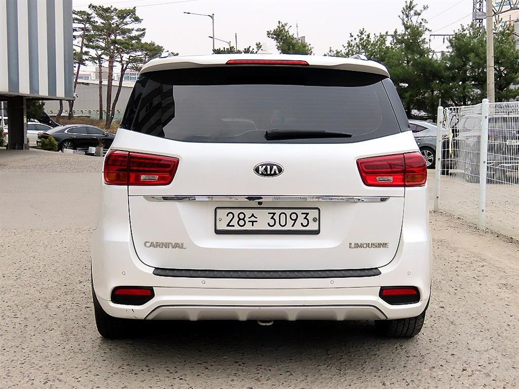 KIA Carnival - Vista 4