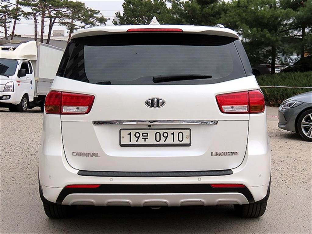 KIA Carnival - Vista 4