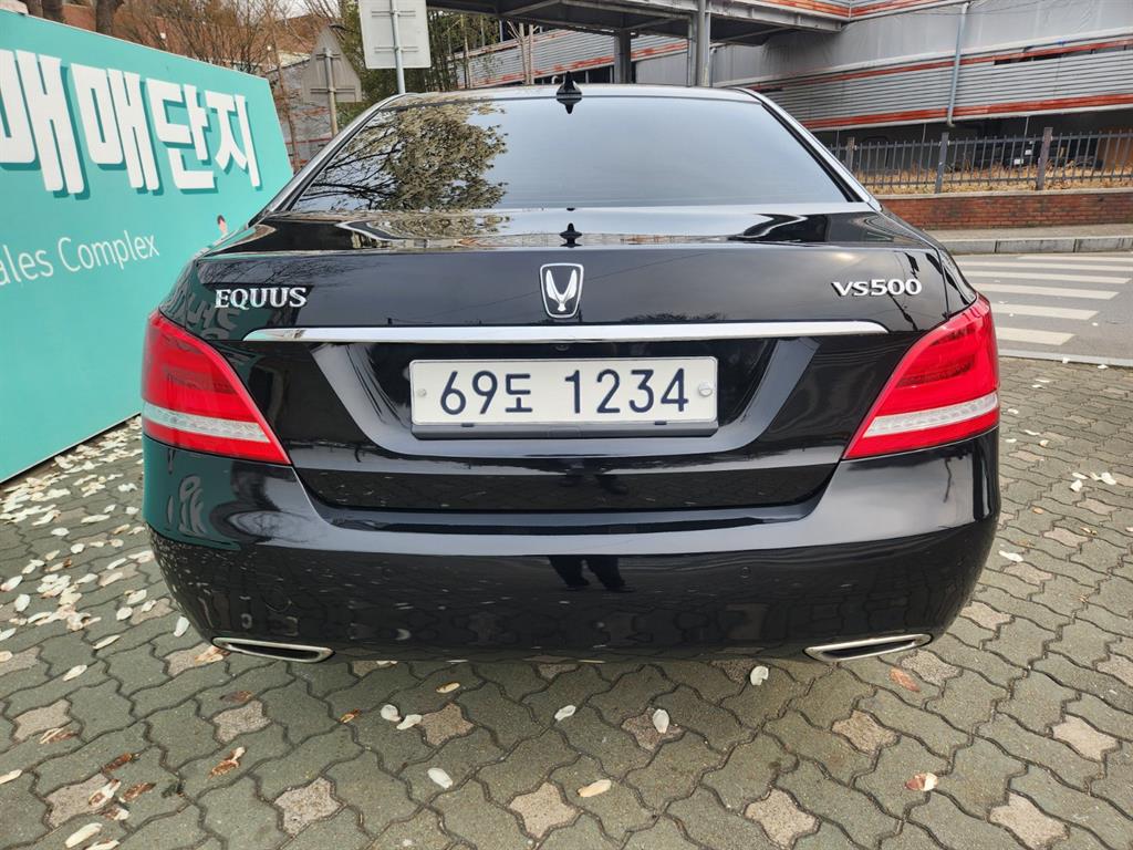 HYUNDAI Equus - Vista 4