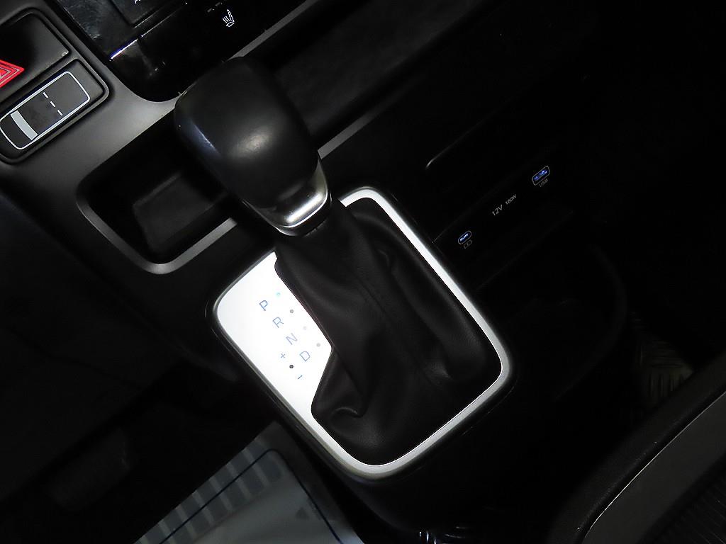 HYUNDAI Staria - Vista 12