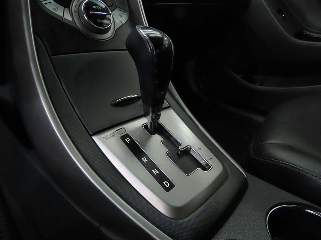 HYUNDAI Avante - Vista 11