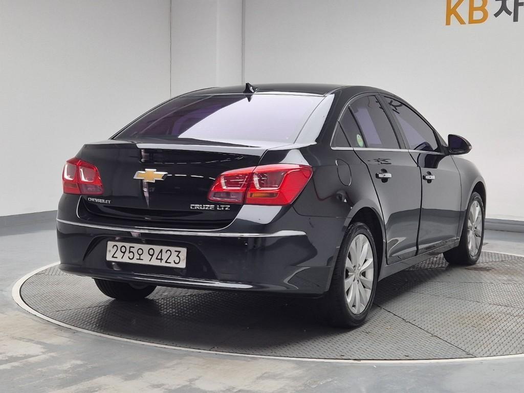 Chevrolet Cruise - Vista 4