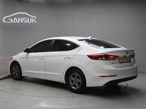 HYUNDAI Avante - Vista 6