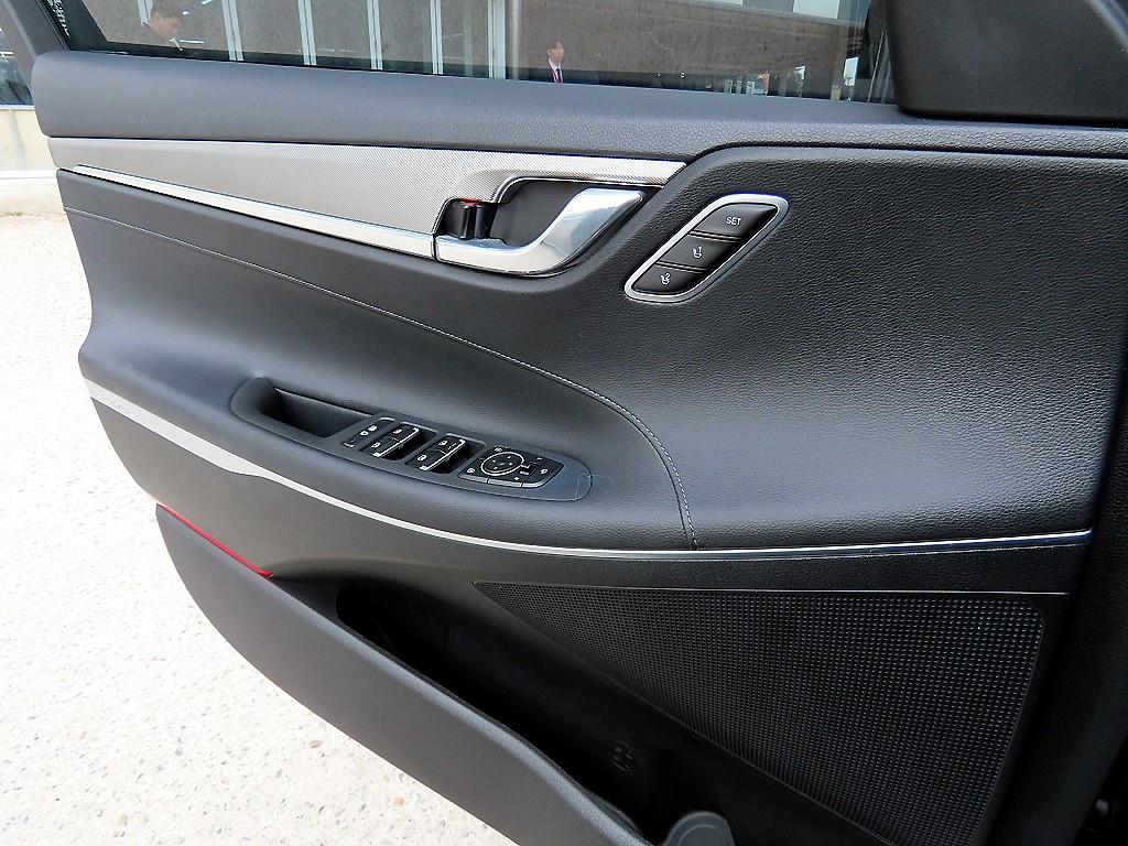 HYUNDAI Grandeur - Vista 11