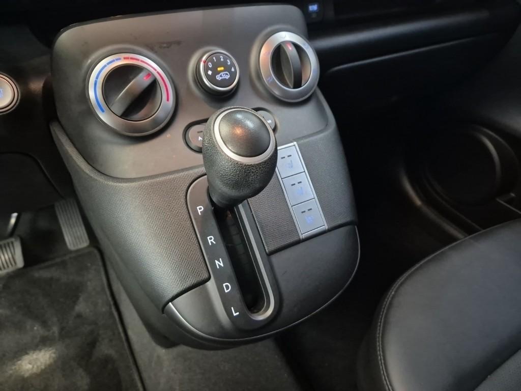 HYUNDAI Casper - Vista 8