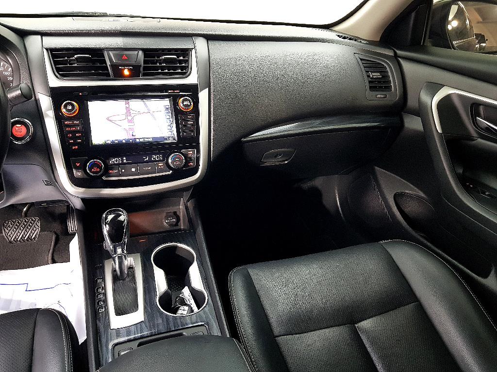 Nissan Altima - Vista 10