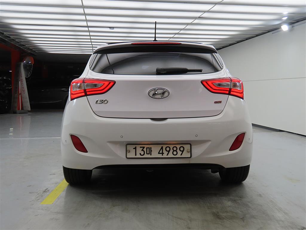 HYUNDAI i30 - Vista 3
