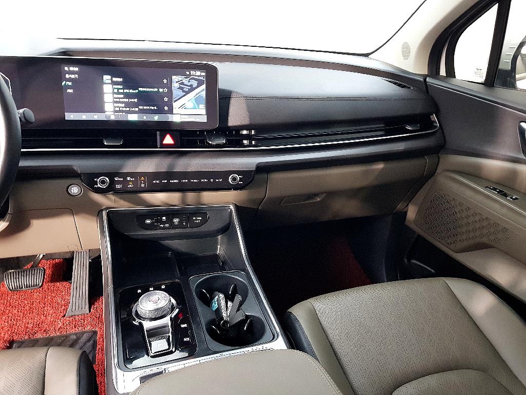 KIA Carnival - Vista 10