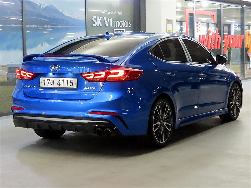 HYUNDAI Avante - Vista 4