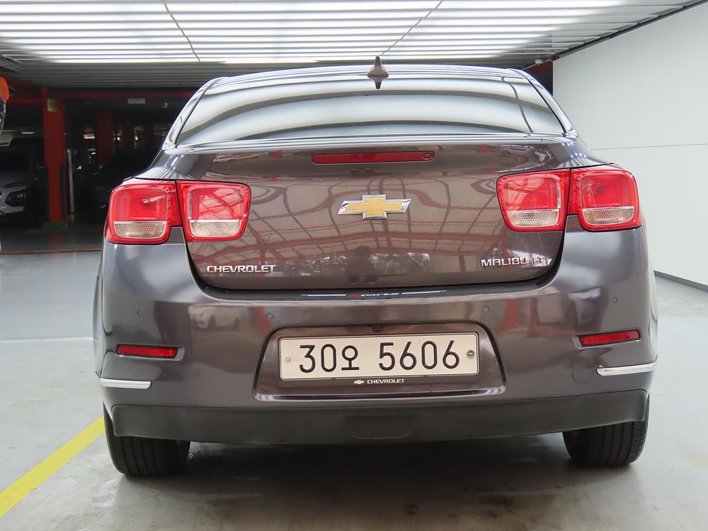 Chevrolet Malibu - Vista 3