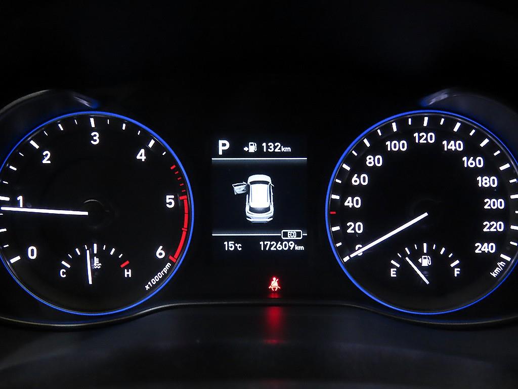 HYUNDAI Kona - Vista 9