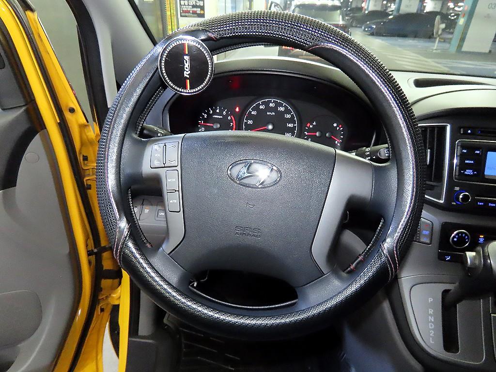 HYUNDAI Starex - Vista 8