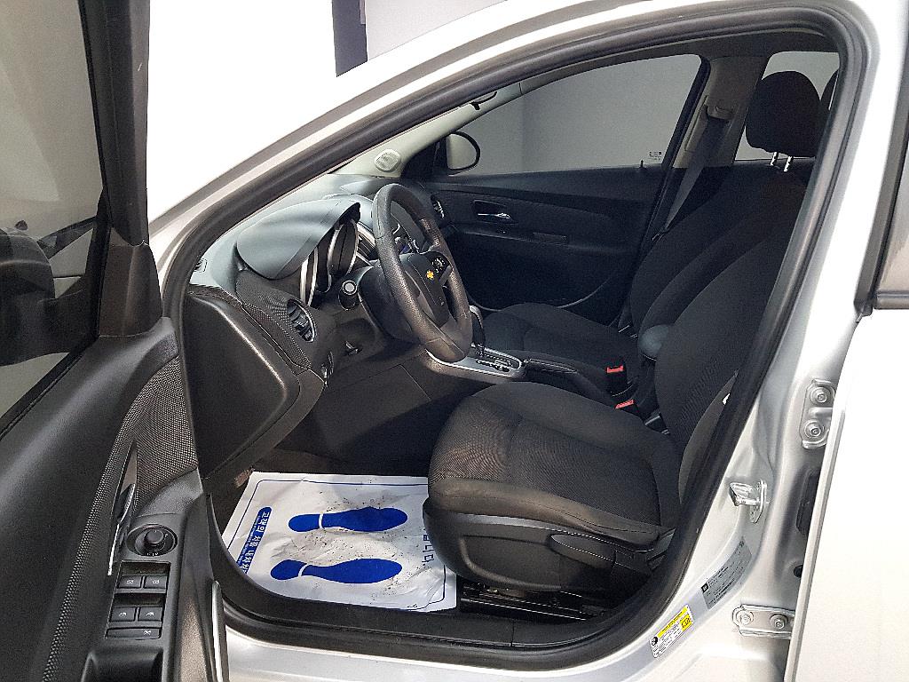 Chevrolet Cruise - Vista 7