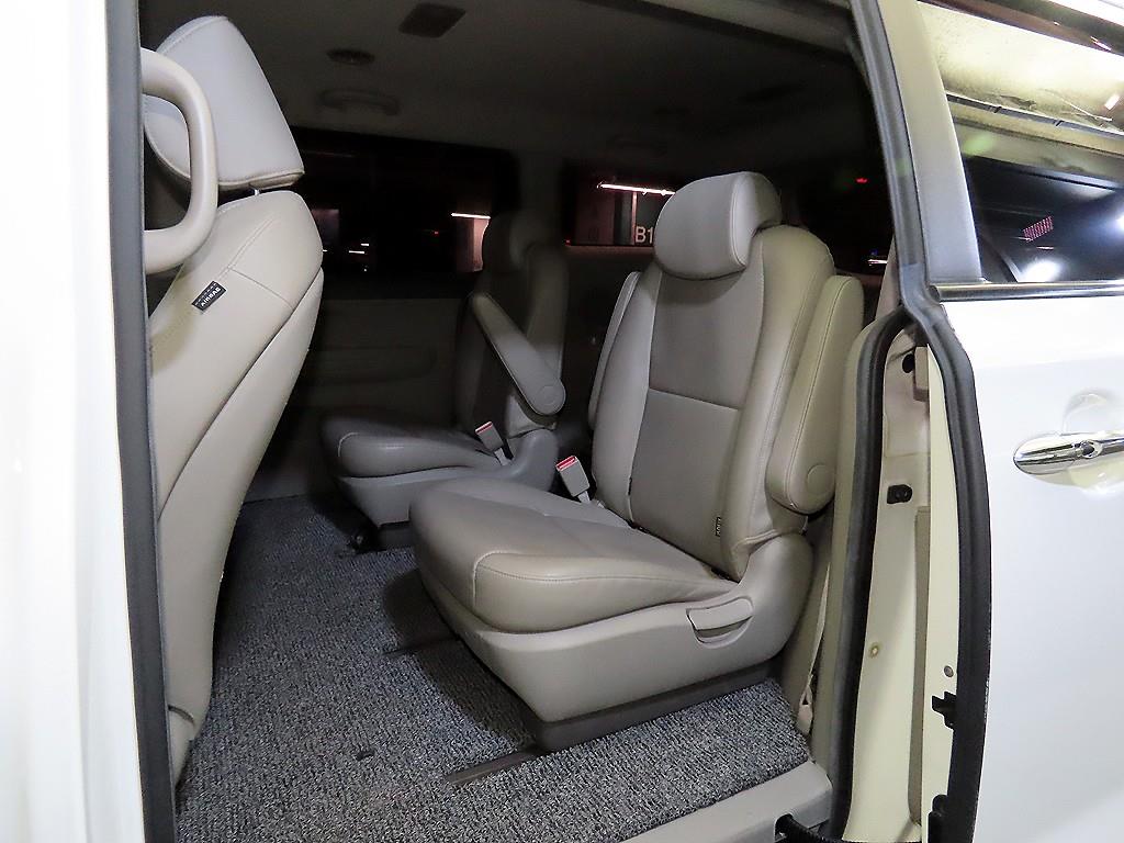 KIA Carnival - Vista 7