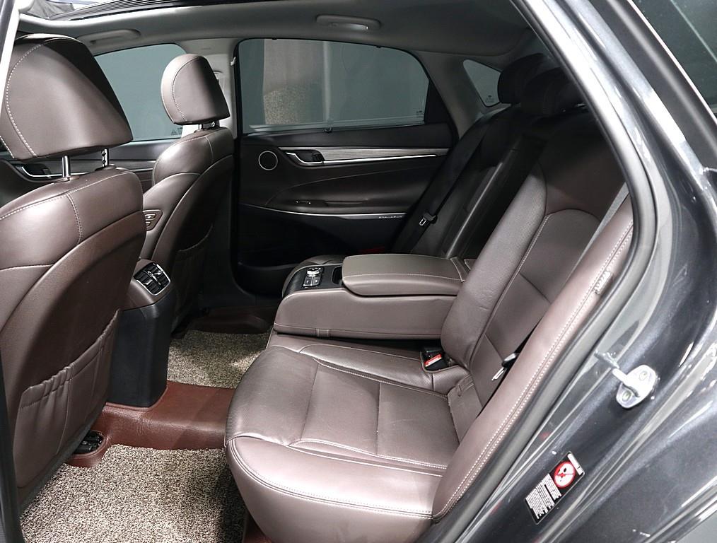 HYUNDAI Grandeur - Vista 12