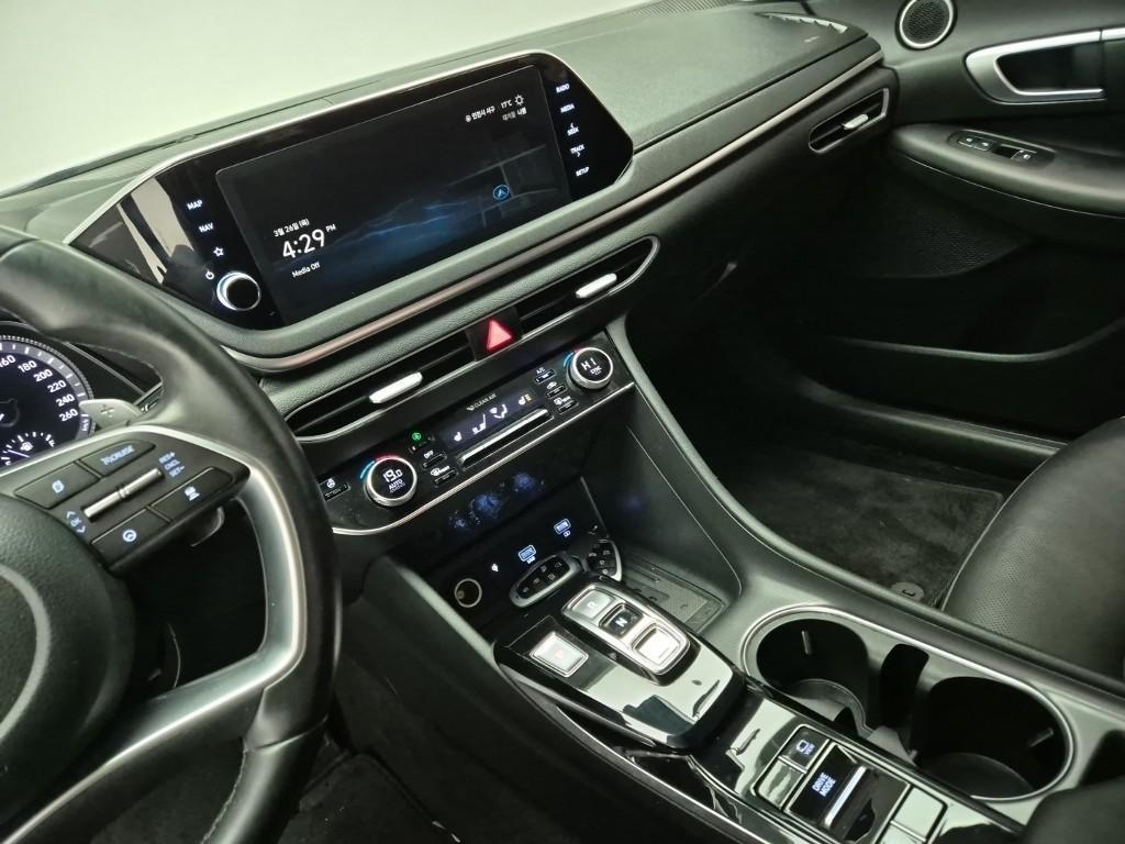 HYUNDAI Sonata - Vista 10