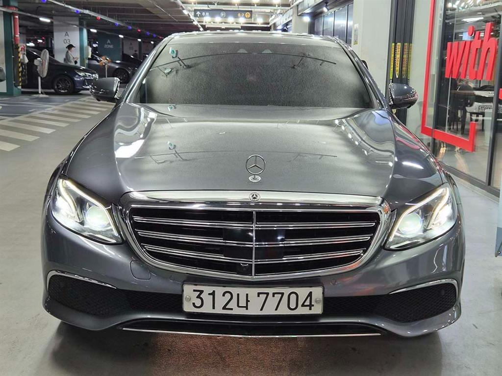 Mercedes Benz E class - Vista 2