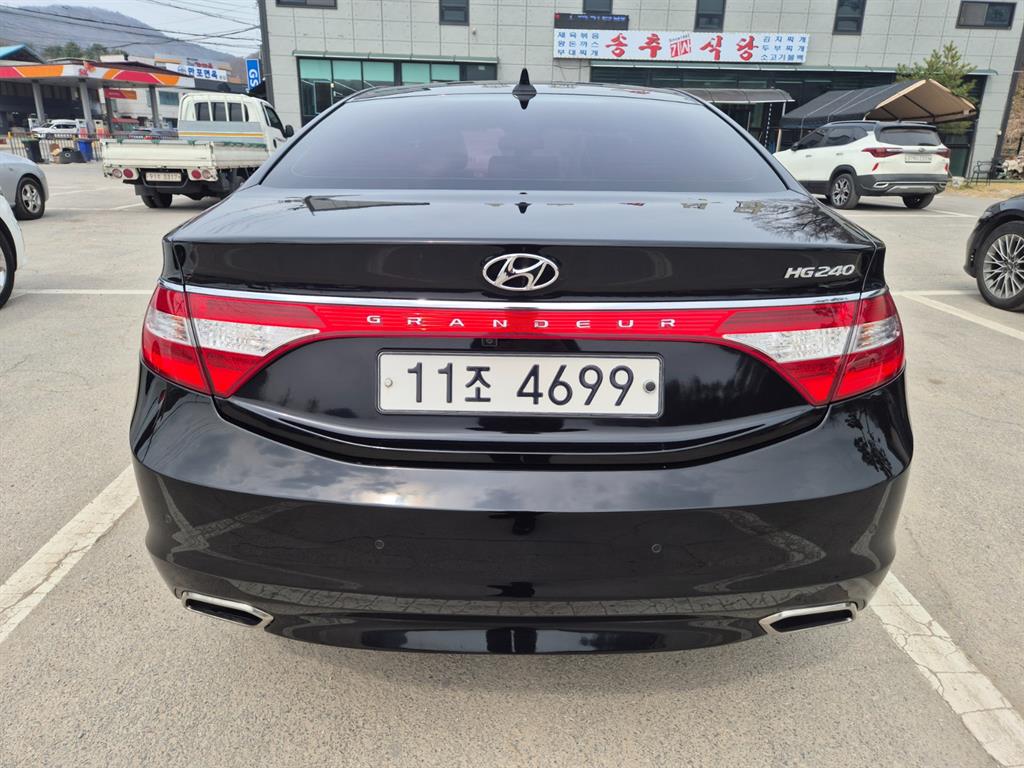 HYUNDAI Grandeur - Vista 5