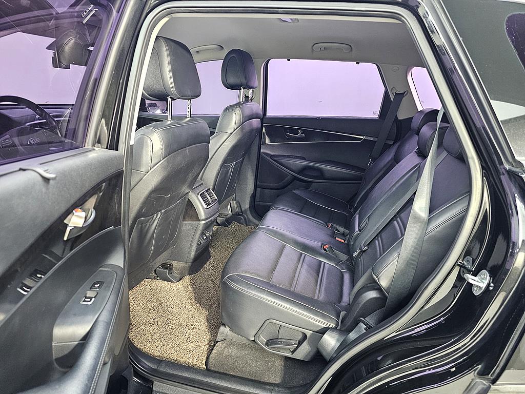 KIA Sorento - Vista 9