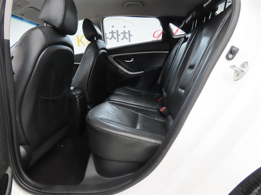 HYUNDAI i30 - Vista 6